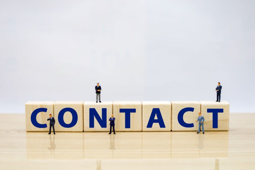 contactと書かれた文字のイラスト。